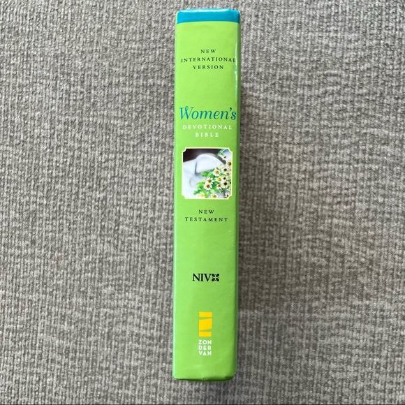 Womens devotional boble new testament biblica zondervan bibles - Picture 3 of 6